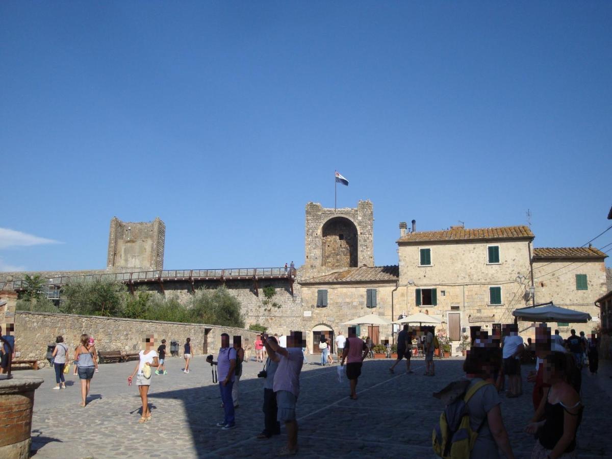 فندق Sognare Nel Castello مونتيريجيوني المظهر الخارجي الصورة